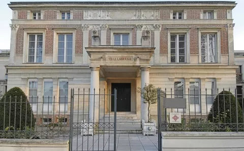 Villa Thouret Neuilly-sur-Seine © 